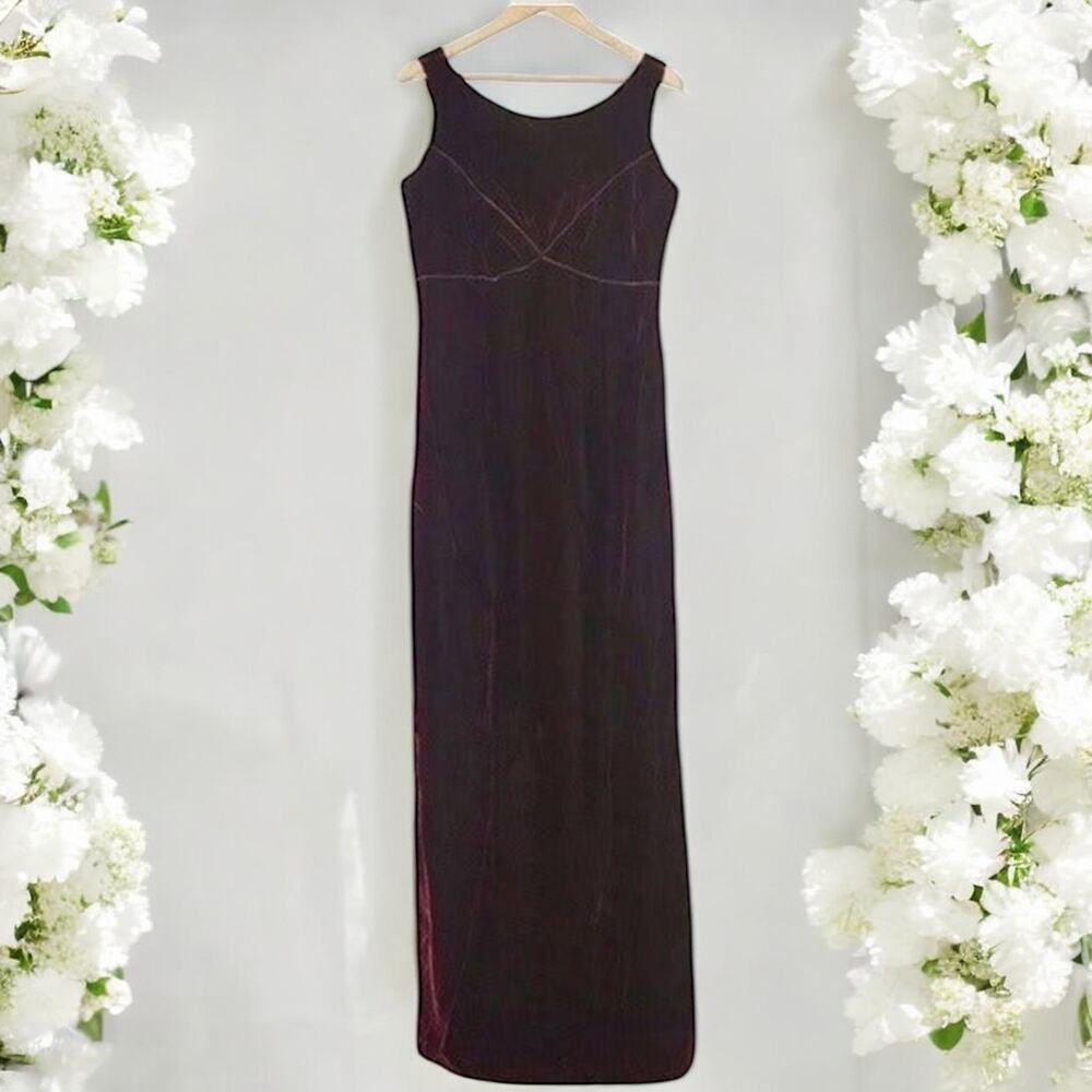 Watters & Watters Women's 12 Sleeveless Burgundy Colored Velvet Sheath Dress